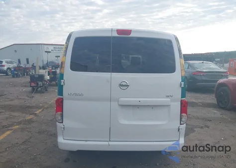 2015 Nissan Nv200 Sv z USA, uszkodzony, nr VIN 3N6CM0KN1FK701817